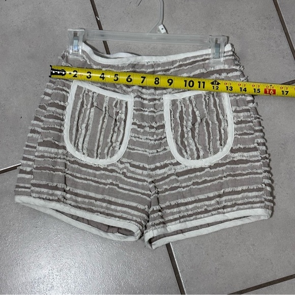 Moon River Women‎ Fluffy Knit Beige Shorts size S - Picture 7 of 9